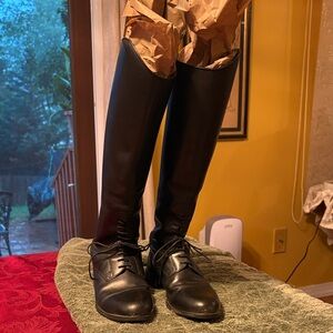 Ariat Black Equestrian Boots